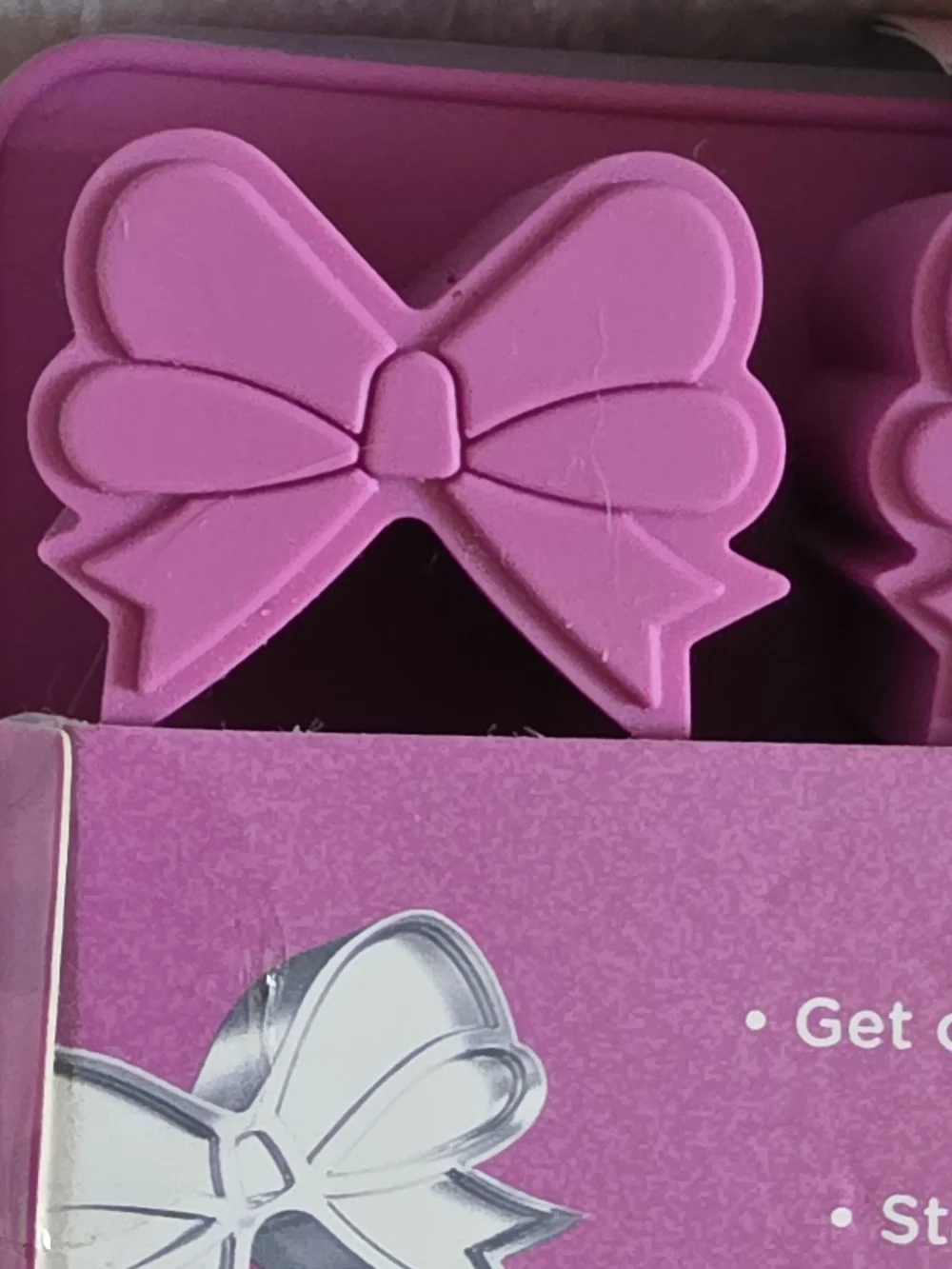 Core Home Pink Figural Bow Ice Tray Set